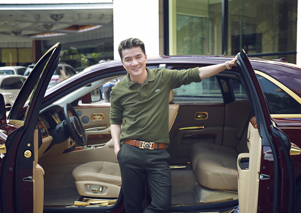 Ngắm xe hơi mạ vàng 40 tỷ của Mr Đàm