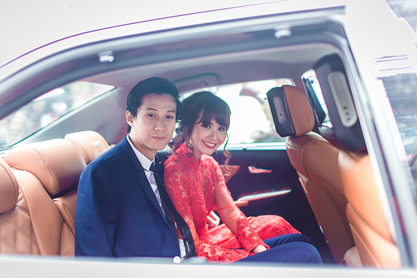 Huyền Lizzie xinh đẹp rạng ngời trong lễ ăn hỏi