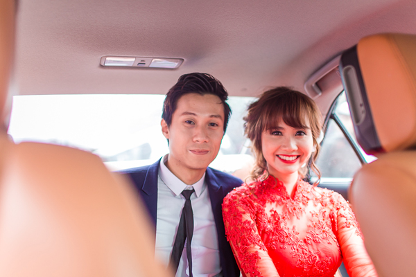 Huyền Lizzie xinh đẹp rạng ngời trong lễ ăn hỏi