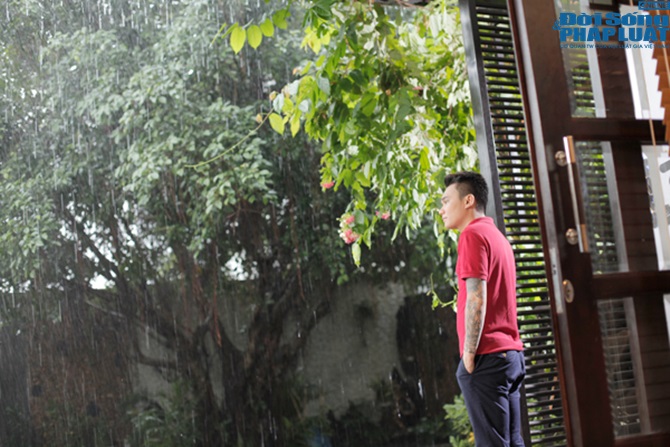 Khắc Việt táo bạo đóng cảnh nóng trong MV 18+ Khắc Việt táo bạo đóng cảnh nóng trong MV 18+