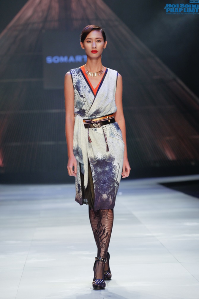 Cô gái bị chê vô lễ của Next Top Model làm vedette show của NTK N