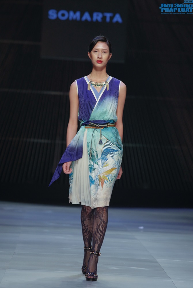 Cô gái bị chê vô lễ của Next Top Model làm vedette show của NTK N