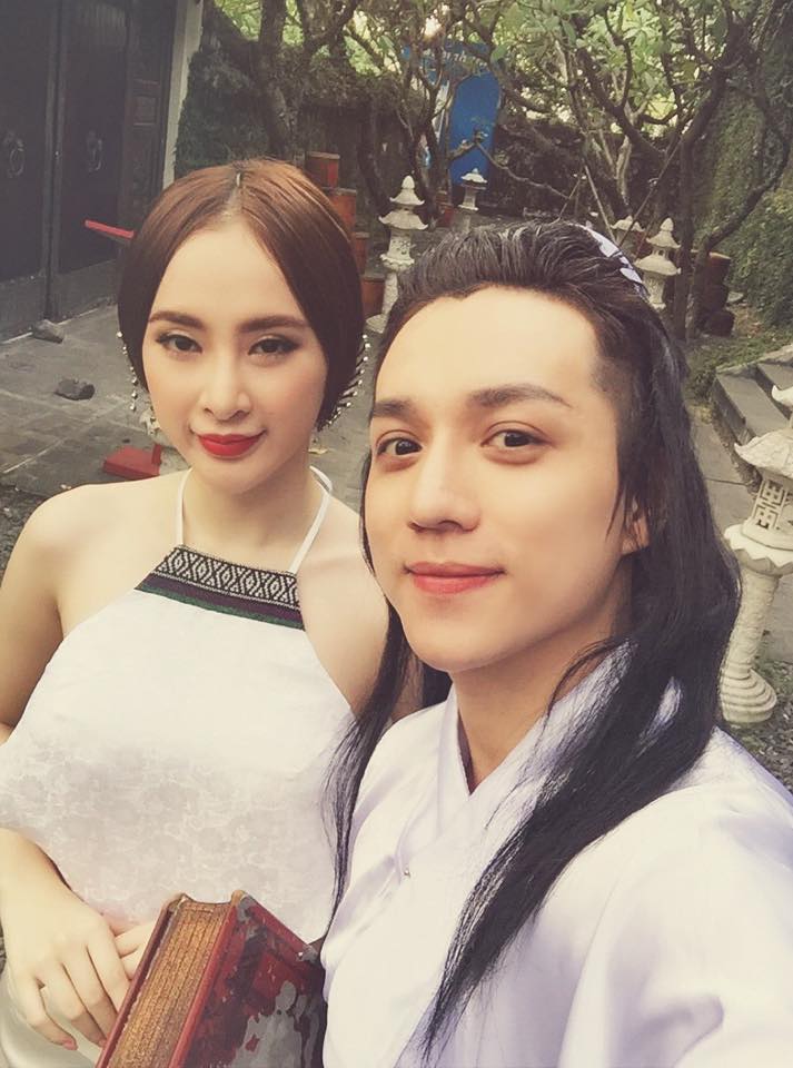 Angela Phương Trinh gợi cảm với áo yếm