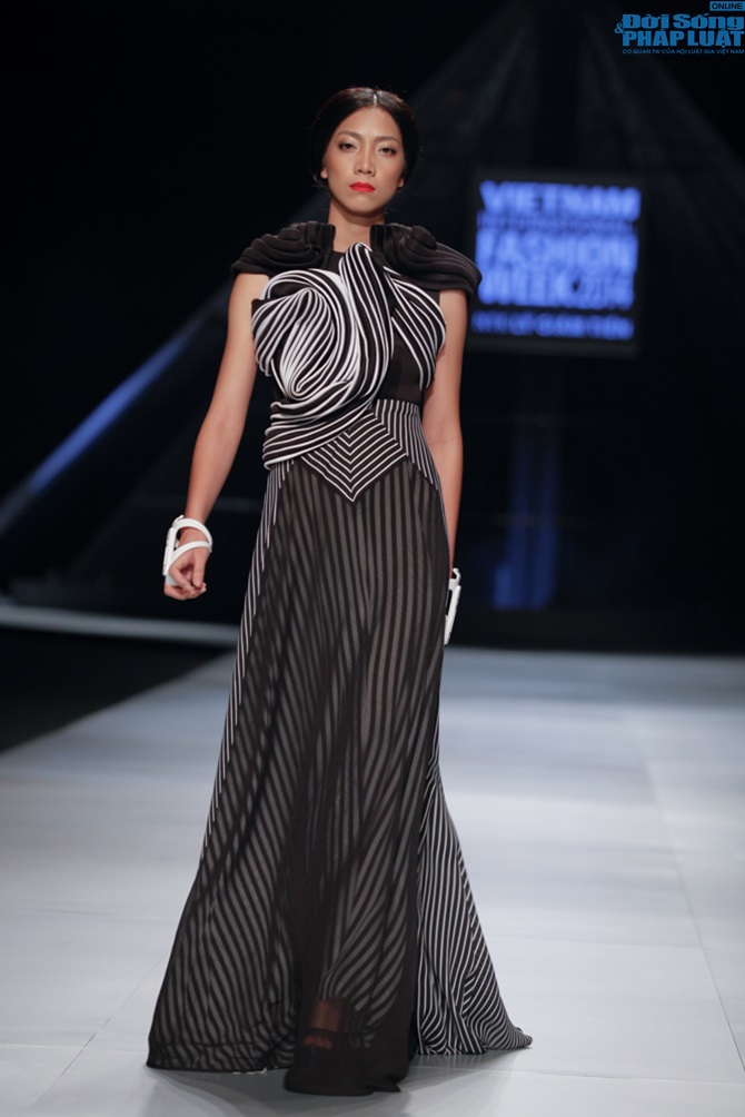 Khán giả choáng với phần tái xuất tuyệt vời của Lý Giám Tiền