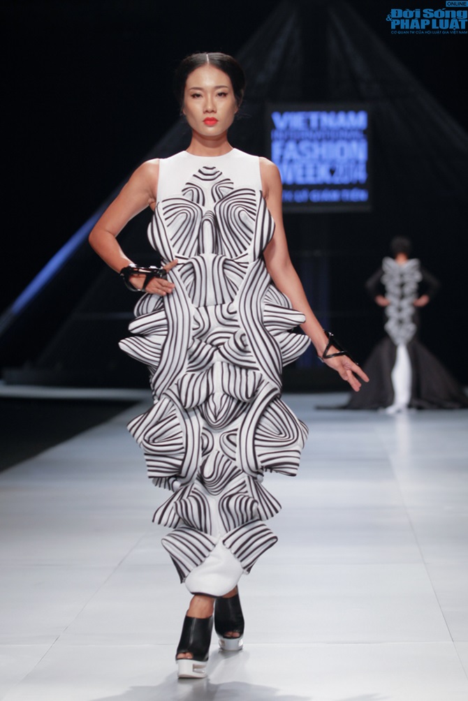 Khán giả choáng với phần tái xuất tuyệt vời của Lý Giám Tiền