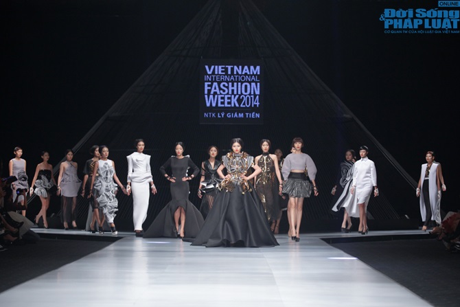 Khán giả choáng với phần tái xuất tuyệt vời của Lý Giám Tiền