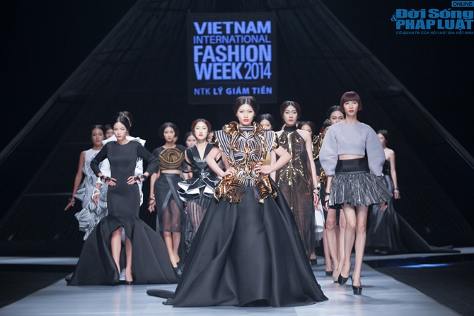 Khán giả choáng với phần tái xuất tuyệt vời của Lý Giám Tiền