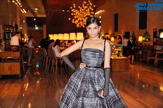  “Mỹ nhân ăn chay hấp dẫn nhất châu Á” diện đầm khủng 