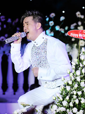 Đàm Vĩnh Hưng và những show diễn bạc tỷ