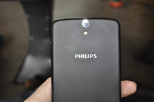 Philips tung smartphone 