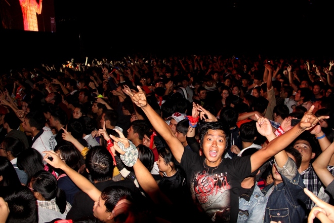 Fans Huế cuồng nhiệt với “bão” Rock Storm 