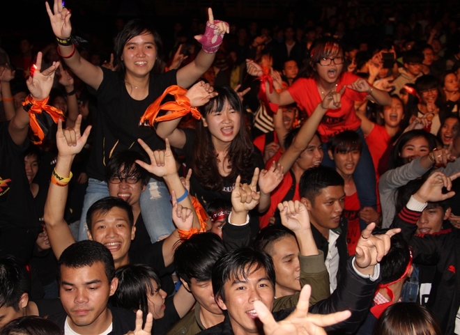 Fans Huế cuồng nhiệt với “bão” Rock Storm 