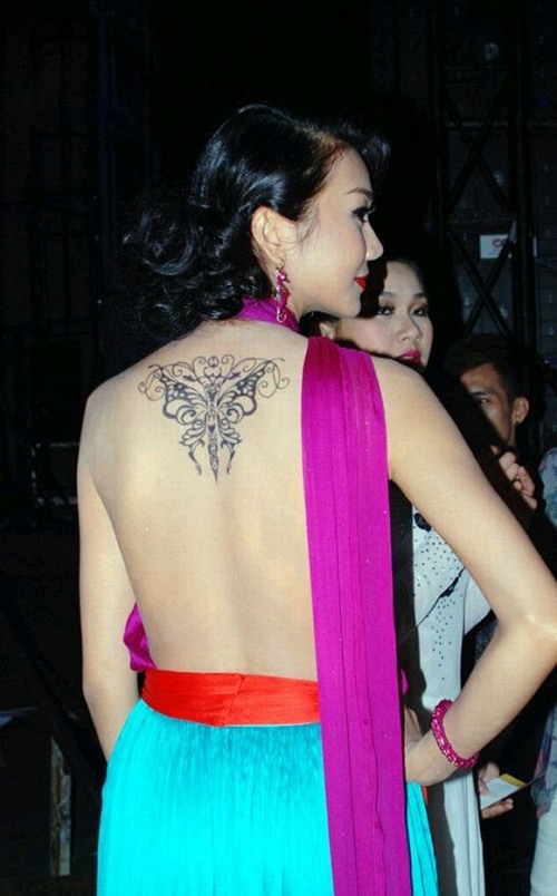 Mỹ nhân việt khoe lưng trần với hình xăm gợi cảm Mỹ nhân việt khoe lưng trần với hình xăm gợi cảm