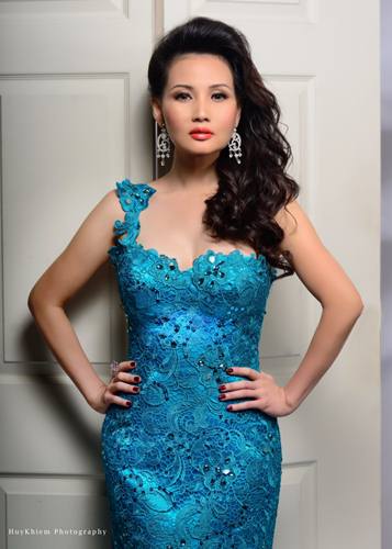 HH quý bà Sonya Sương Đặng 