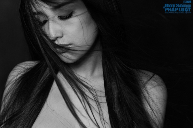 Mai Phương Thúy u buồn qua ảnh đen trắng Mai Phương Thúy u buồn qua ảnh đen trắng