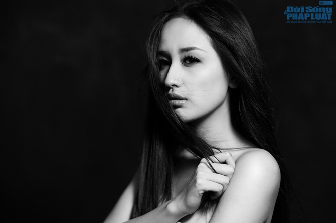 Mai Phương Thúy u buồn qua ảnh đen trắng Mai Phương Thúy u buồn qua ảnh đen trắng