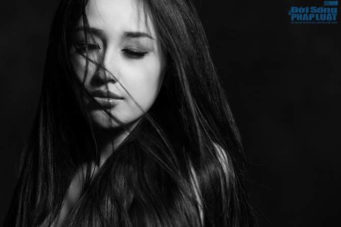 Mai Phương Thúy u buồn qua ảnh đen trắng Mai Phương Thúy u buồn qua ảnh đen trắng