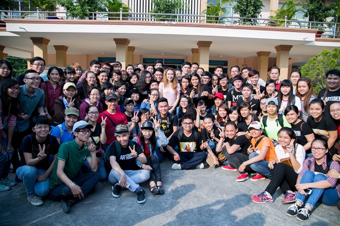 Mỹ Tâm tặng quà Tết tại Tiền Giang