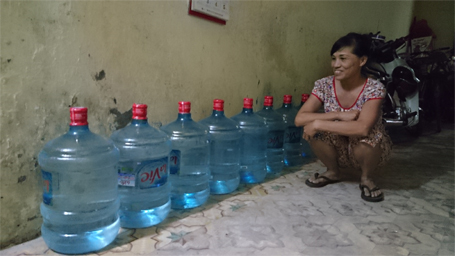 Người Hà Nội thức trắng đêm “canh” nước sạch