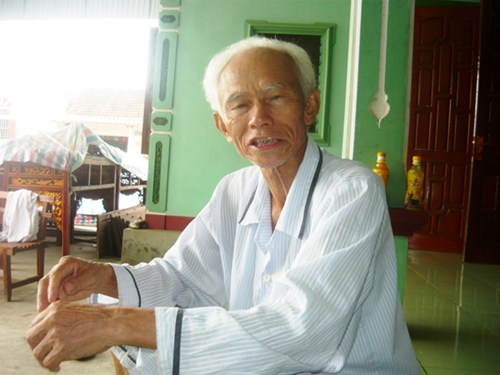 Ngôi đền nổi tiếng biết “giữ xác” trôi sông