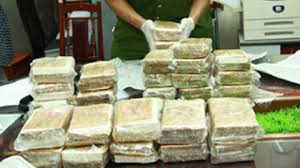 Bắt 4 đối tượng vận chuyển 161 bánh heroin có súng và lựu đạn