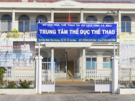 Khởi tố cán bộ quản lý hồ bơi vô ý làm nam sinh chết đuối