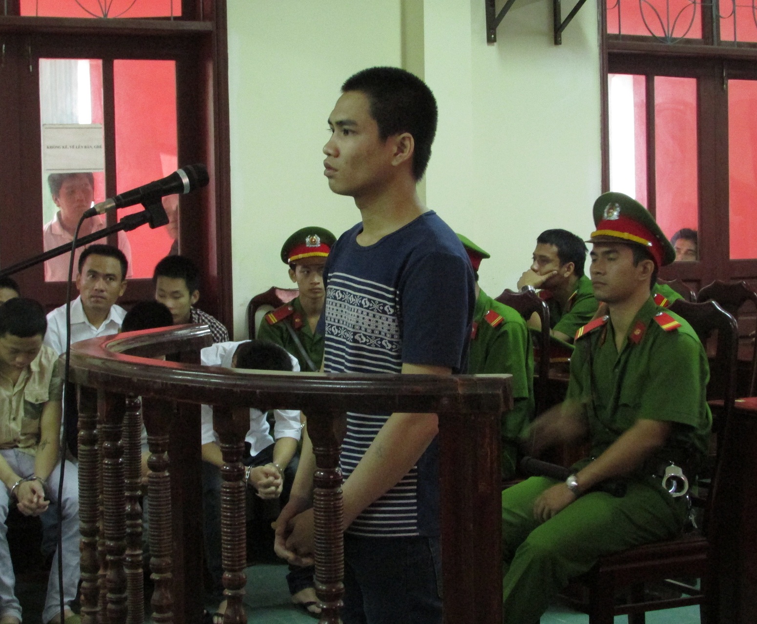 “Yêu râu xanh” giở trò đồi bại với cháu gái lĩnh án 17 năm tù