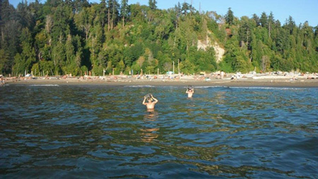 Những bãi 'tắm tiên' khiến bạn phải bỏng mắt