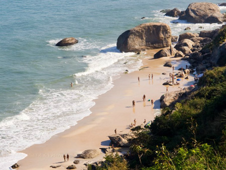 Những bãi 'tắm tiên' khiến bạn phải bỏng mắt