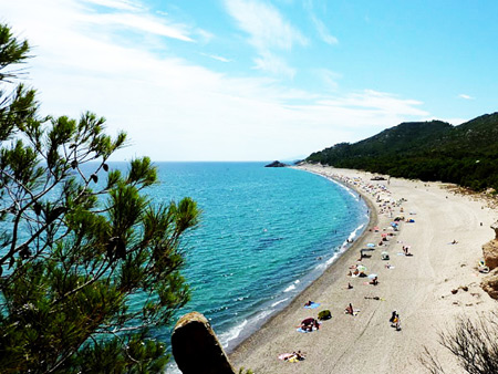 Những bãi 'tắm tiên' khiến bạn phải bỏng mắt