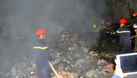  Cháy lớn trong khu công nghiệp 