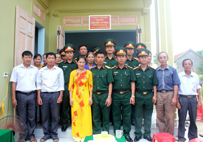 Sư đoàn 324 bàn giao “ngôi nhà 100 đồng” đầu tiên