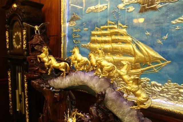 Biệt thự vàng khối 24K của đại gia tuổi ngựa Hà Nội Biệt thự vàng khối 24K của đại gia tuổi ngựa Hà Nội