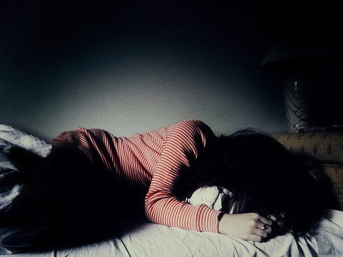 Vào nhà nghỉ với trai lạ, cô gái bị cuỗm sạch tài sản Vào nhà nghỉ với trai lạ, cô gái bị cuỗm sạch tài sản