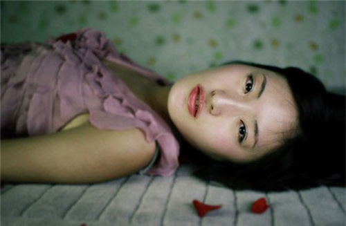 Thẫn thờ vì phát hiện nhiều vết cào xước trên cơ thể chồng Thẫn thờ vì phát hiện nhiều vết cào xước trên cơ thể chồng