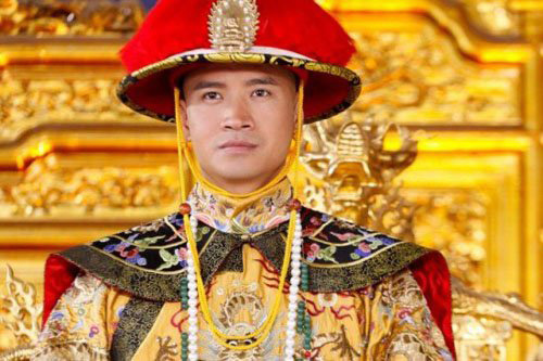 Chuyện về vị hoàng đế “vắt cổ chày ra nước” đến độ kinh dị