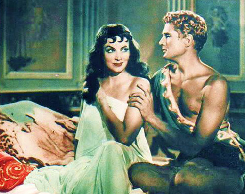 Hoàng hậu đẹp nghiêng nước nghiêng thành nhưng vẫn bán dâm giá rẻ Hoàng hậu đẹp nghiêng nước nghiêng thành nhưng vẫn bán dâm giá rẻ