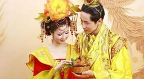 Vị hoàng đế sợ vợ đến mức mù quáng và bị vợ ám hại