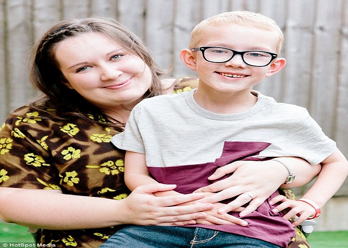 Hình ảnh đau lòng của em bé bị dị ứng thuốc Hình ảnh đau lòng của em bé bị dị ứng thuốc