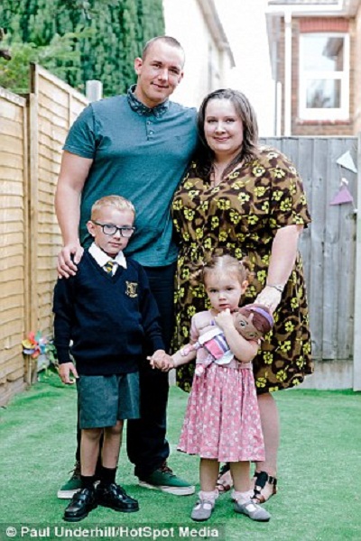 Hình ảnh đau lòng của em bé bị dị ứng thuốc Hình ảnh đau lòng của em bé bị dị ứng thuốc