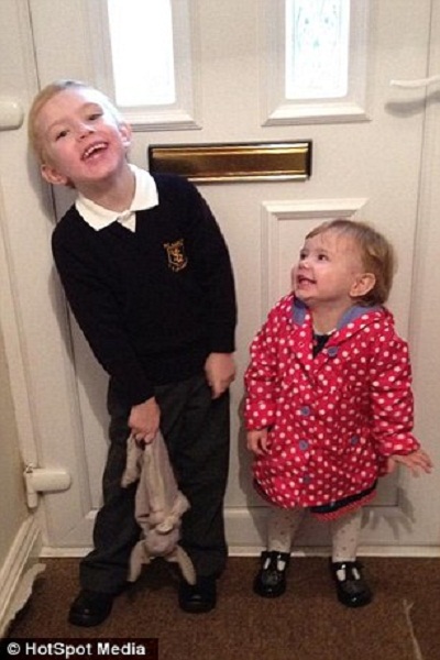 Hình ảnh đau lòng của em bé bị dị ứng thuốc Hình ảnh đau lòng của em bé bị dị ứng thuốc