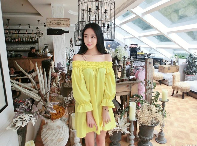 Cô gái bán hàng online “hớp hồn” dân mạng vì quá xinh