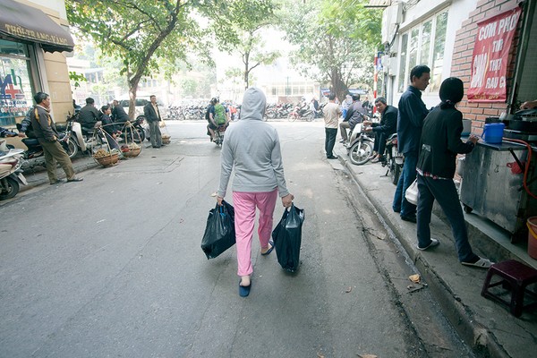 Sự đối lập thú vị ở hai con phố Hà Nội