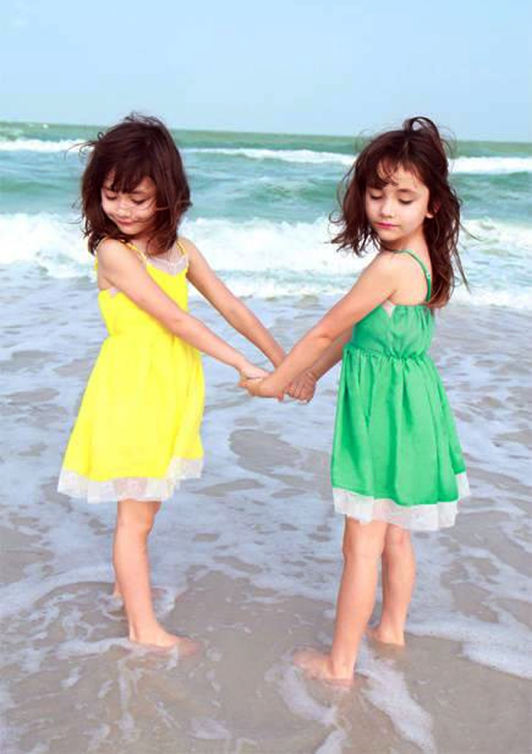 Vẻ đẹp tan chảy mọi ánh nhìn của cặp chị em song sinh lai Hàn