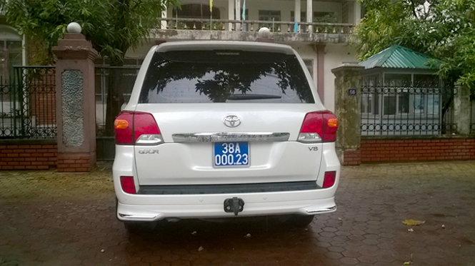 Lãnh đạo tỉnh đi siêu xe 4 tỷ, “xài” biển số giả