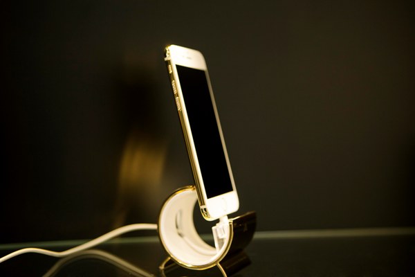  Xuất hiện iPhone 6 “vàng bóng, vàng mờ” tại Việt Nam