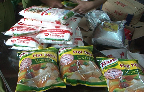 Tung mì chính, hạt nêm giả về chợ quê Tung mì chính, hạt nêm giả về chợ quê