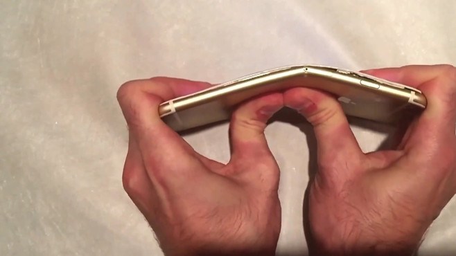 Apple cạch tạp chí thử nghiệm bẻ cong iPhone 6 Plus