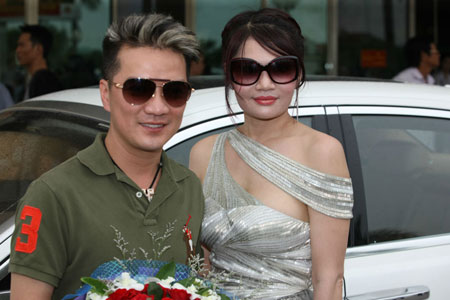 Đại gia Nguyễn Thị Liễu tặng bánh dát 10 lượng vàng cho Mr Đàm?