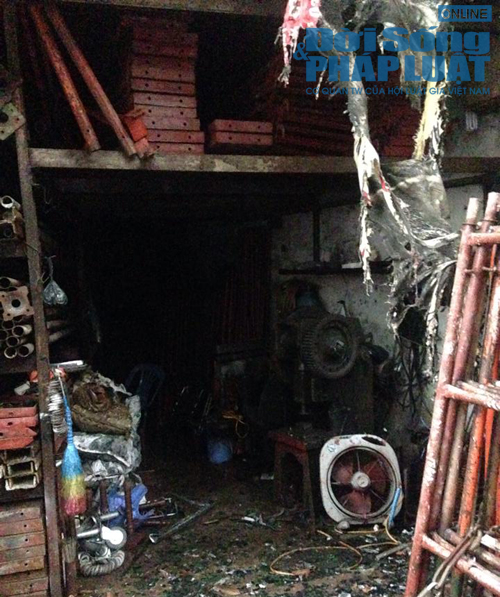 Cháy lớn thiêu rụi xưởng cơ khí trên Đê La Thành